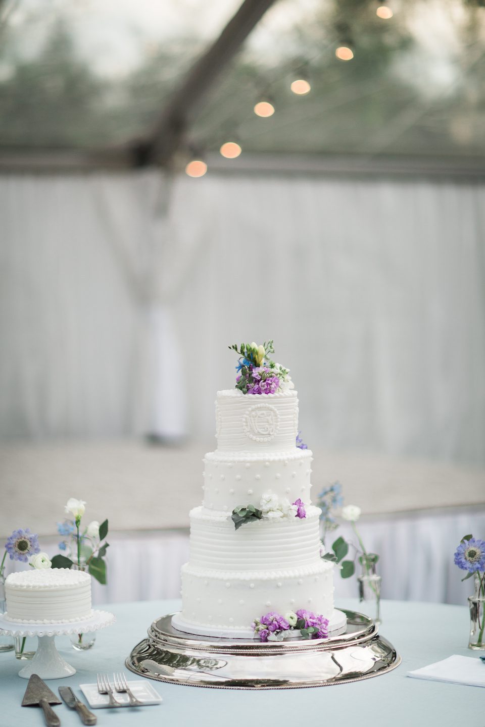 Wedding cake by Lori@cakesbylori.org in Illinois